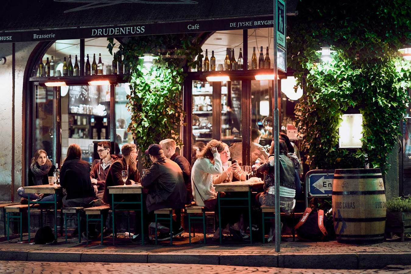 Enjoy the bright nights in the nightlife in Aarhus