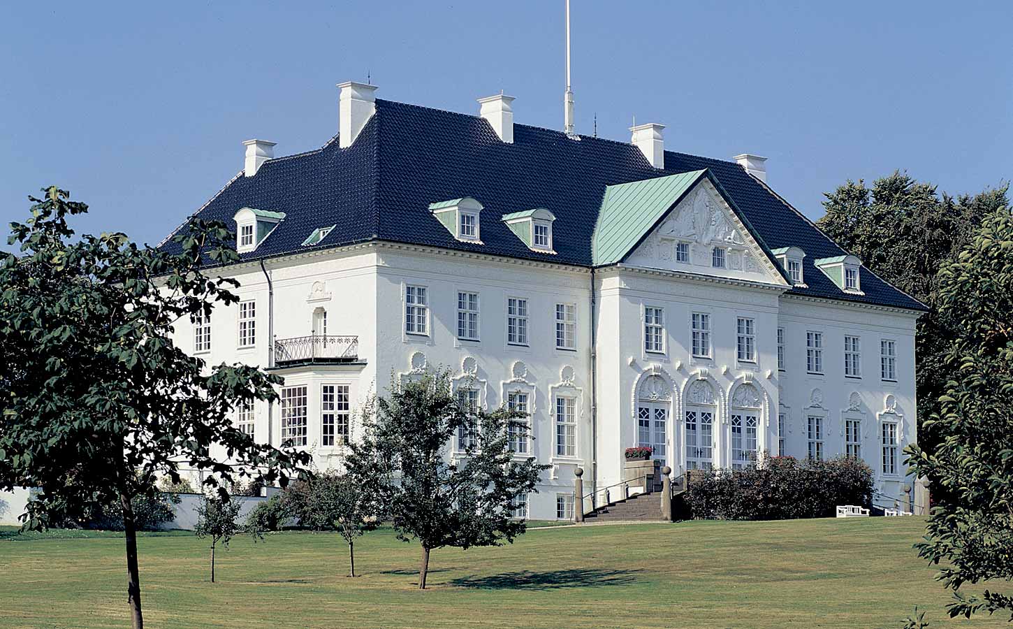 Marselisborg Slot fra haven