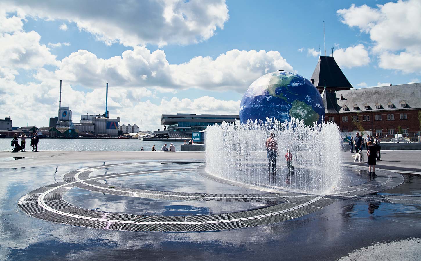 Endless Connection springvand i Aarhus