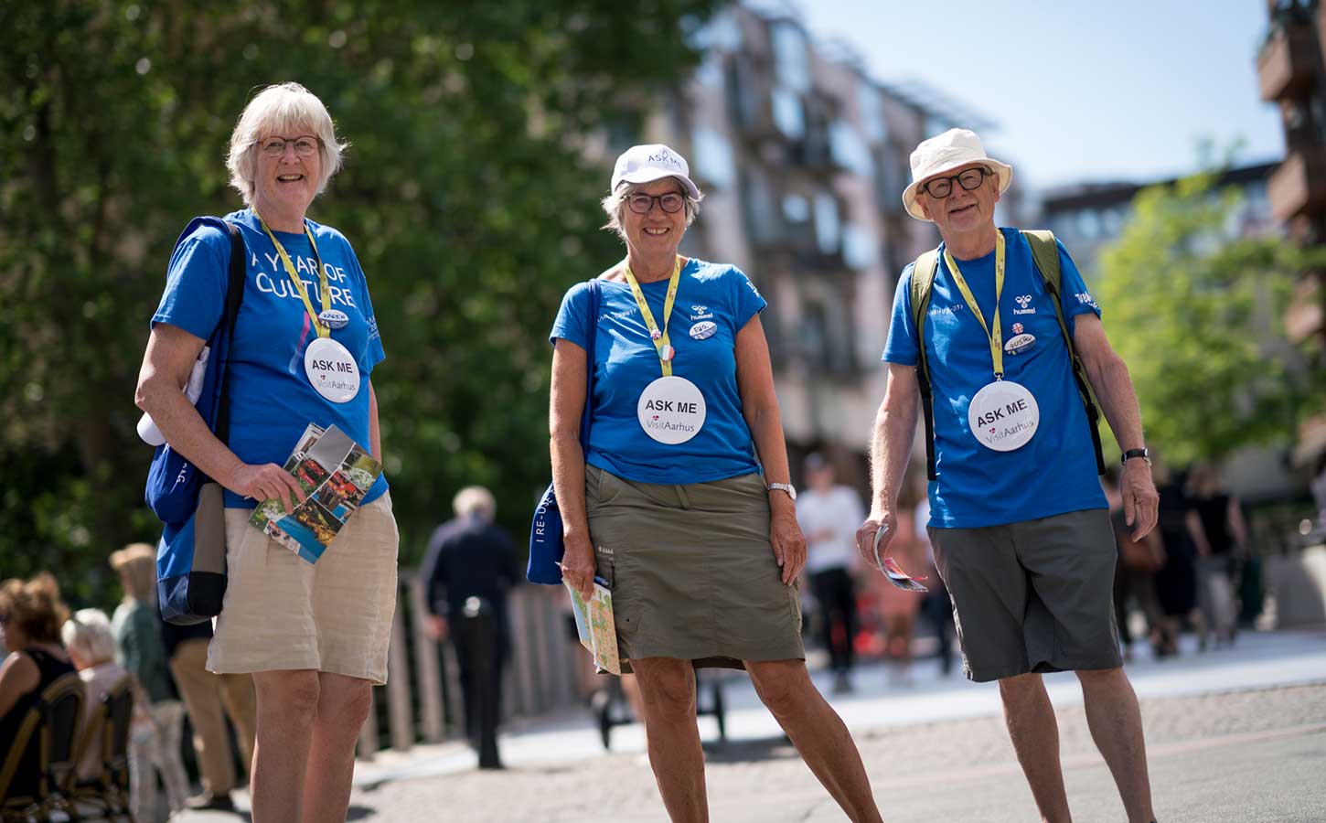 Frivillige krydstogtværter i Aarhus med Ask Me skilte