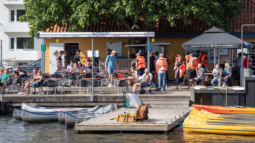Rent a canoe by the Gudenå River in the Lake District