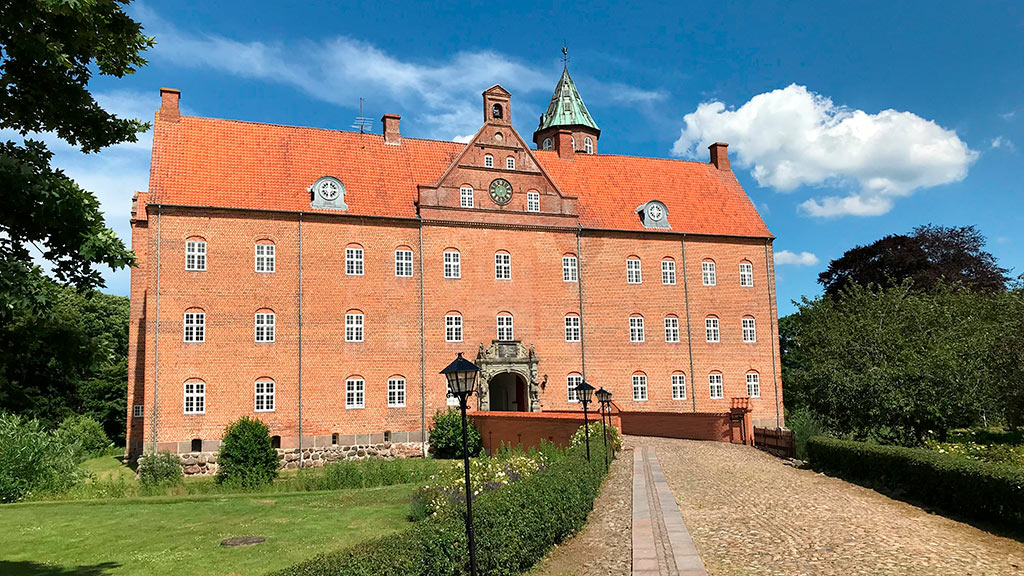 Verdensballetten på Sostrup Slot på Djursland