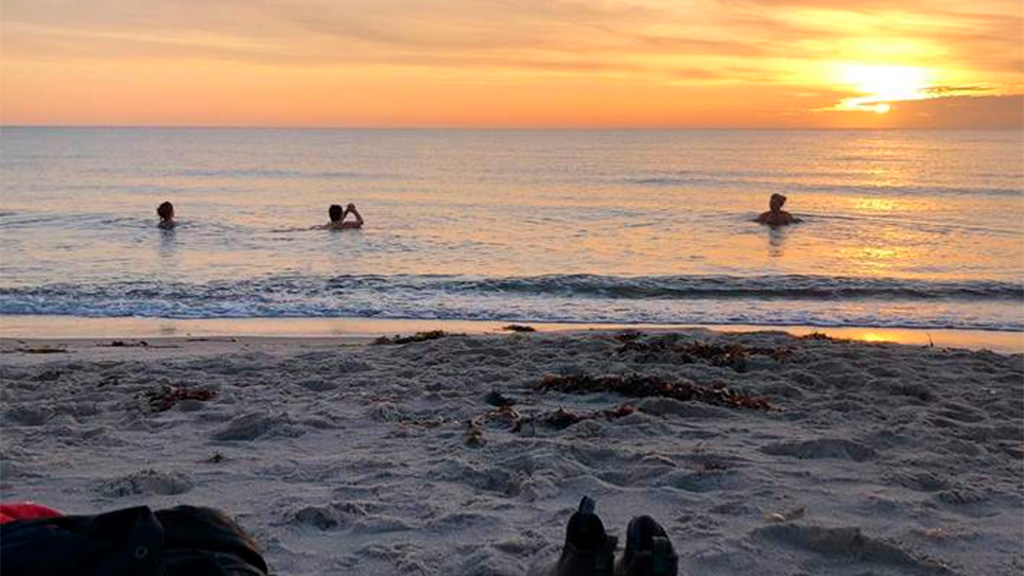 Vinterbadning ved Grenaa Strand på Djursland