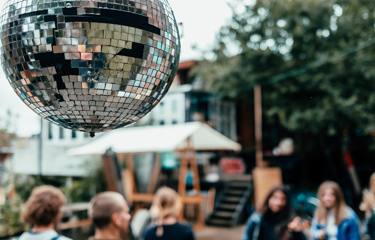 Diskokugle på Institut for X i Aarhus