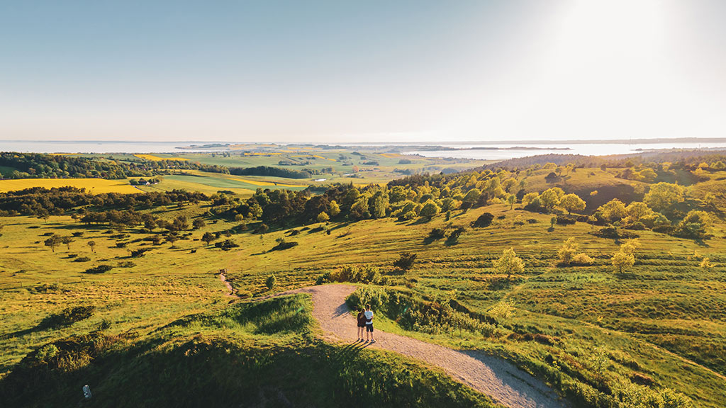 Udsigt over vandet fra Tre Høje på Djursland