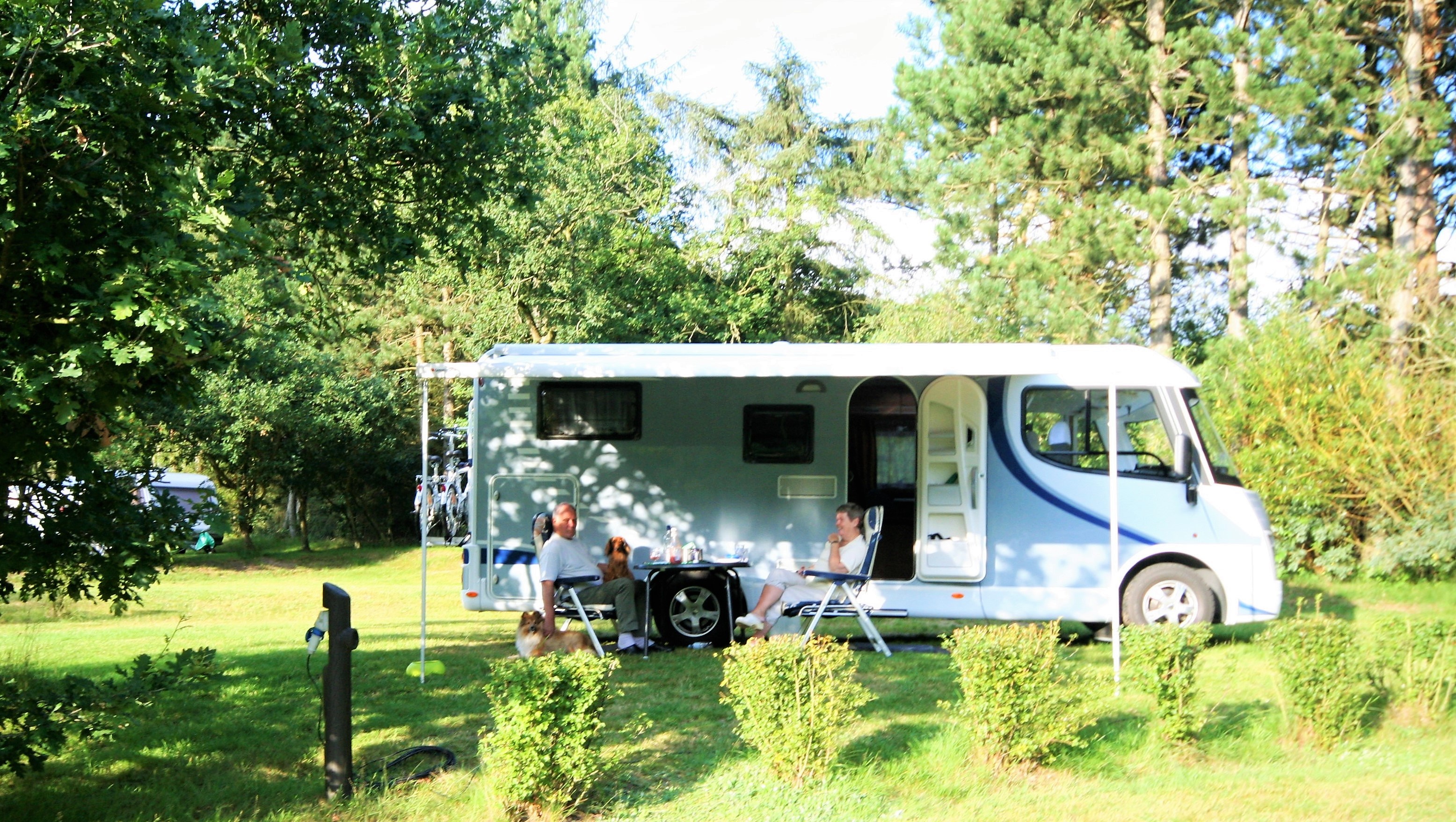 Autocamper på Auning Camping