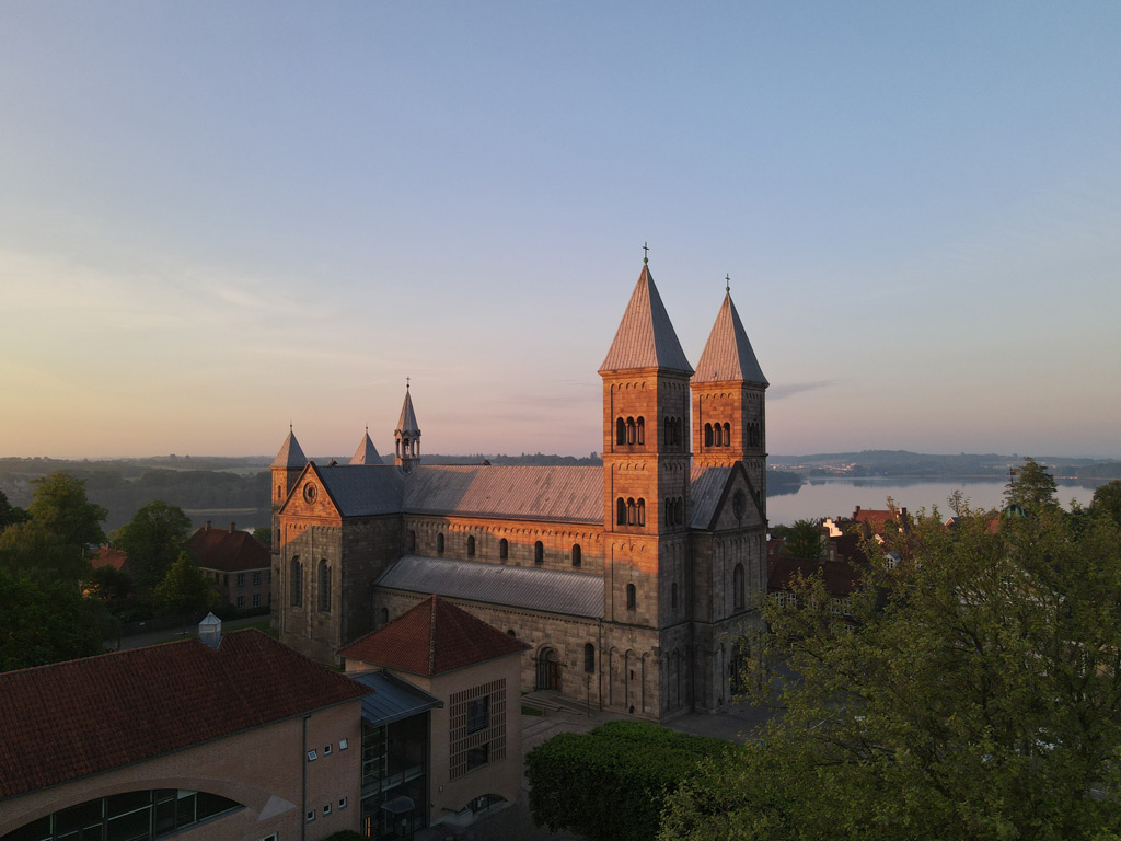 Viborg Domkirke ved solopgang