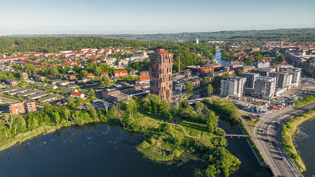 Udsigt over Silkeborg, søer, skov og Papirtårnet