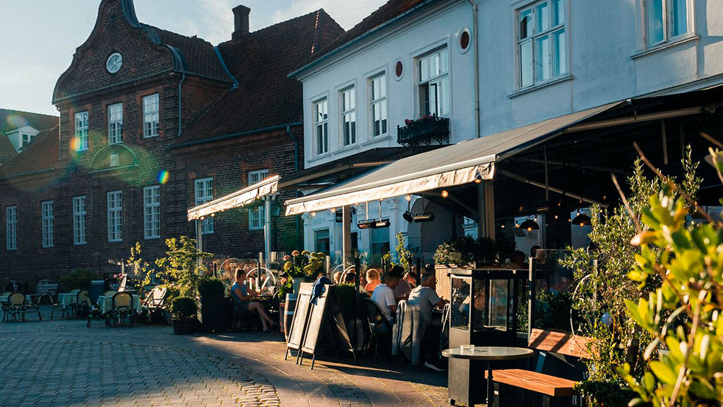 Sommerhygge ved restaurant i Viborg