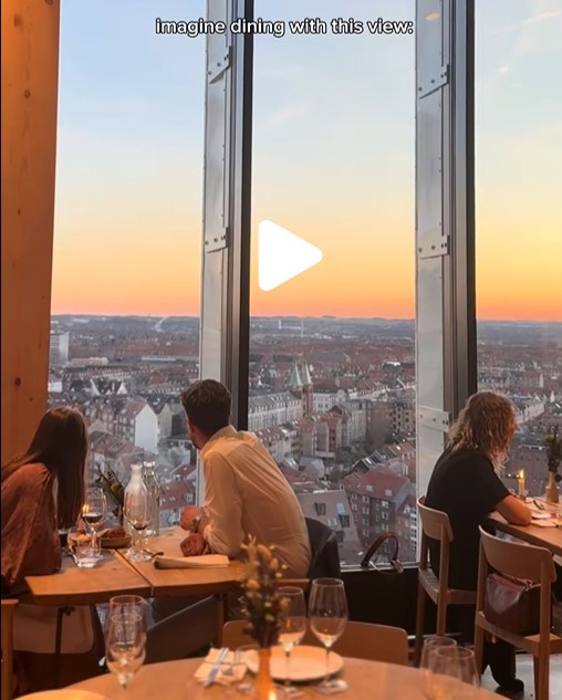 Tik-Tok-Middag på restaurant 7-9-3 i Aarhus