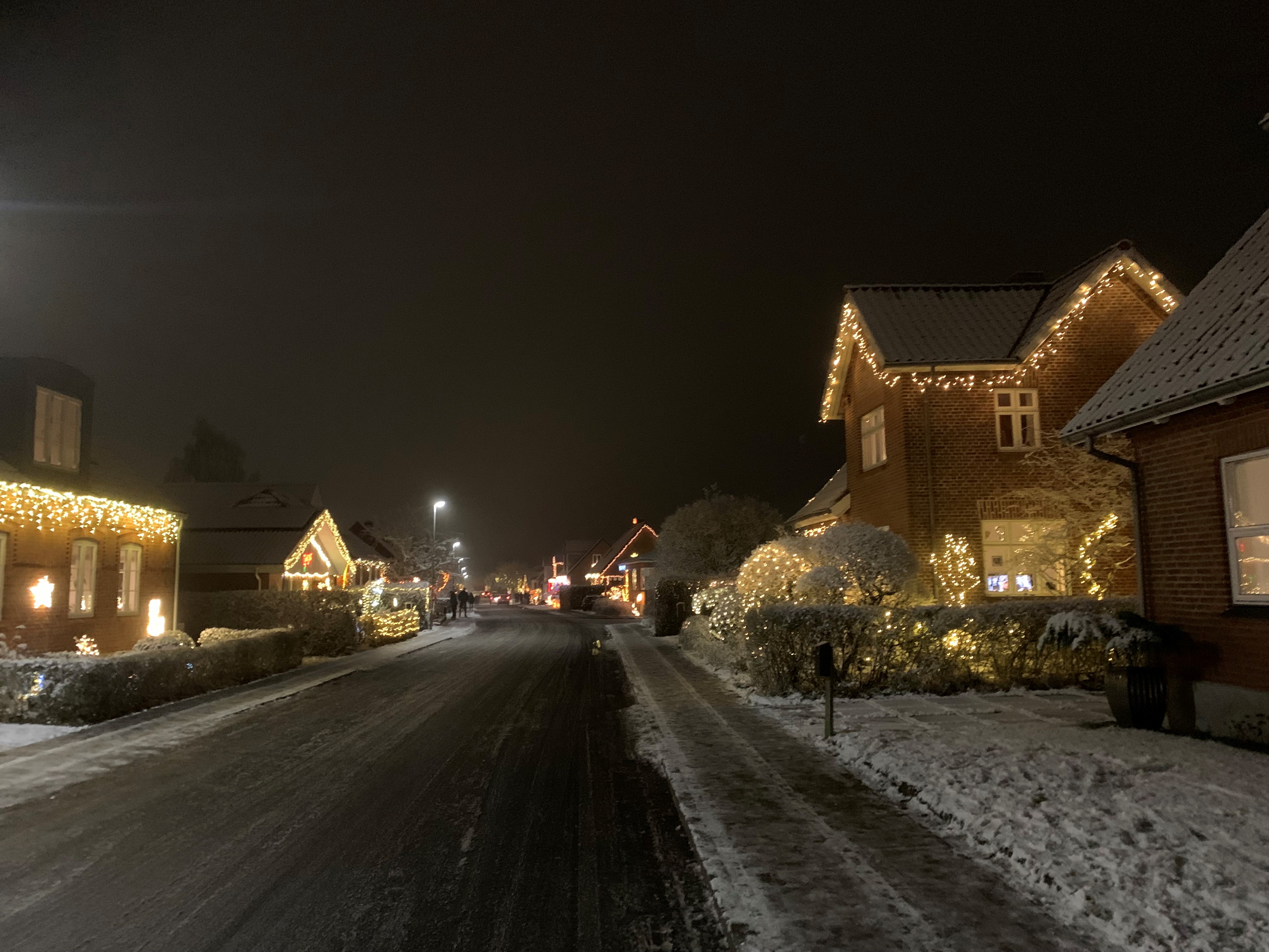 Julelys i Fredensgade: En magisk decembertradition i Hinnerup