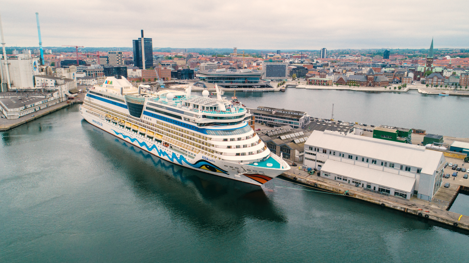Krydstogtskib i Aarhus Havn