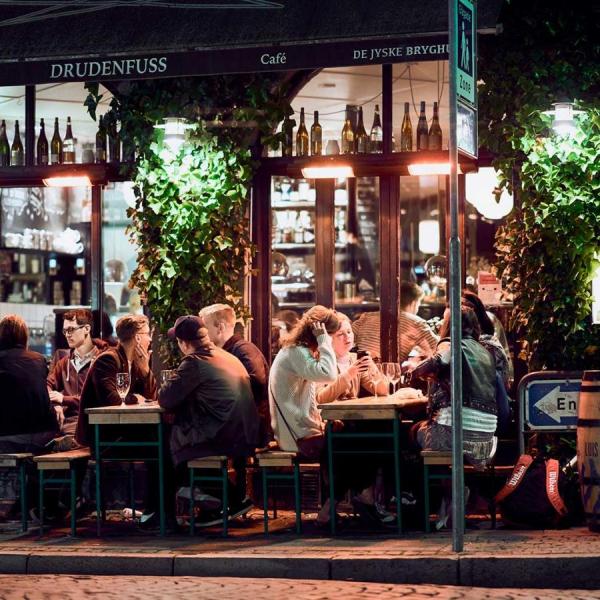 Enjoy the bright nights in the nightlife in Aarhus