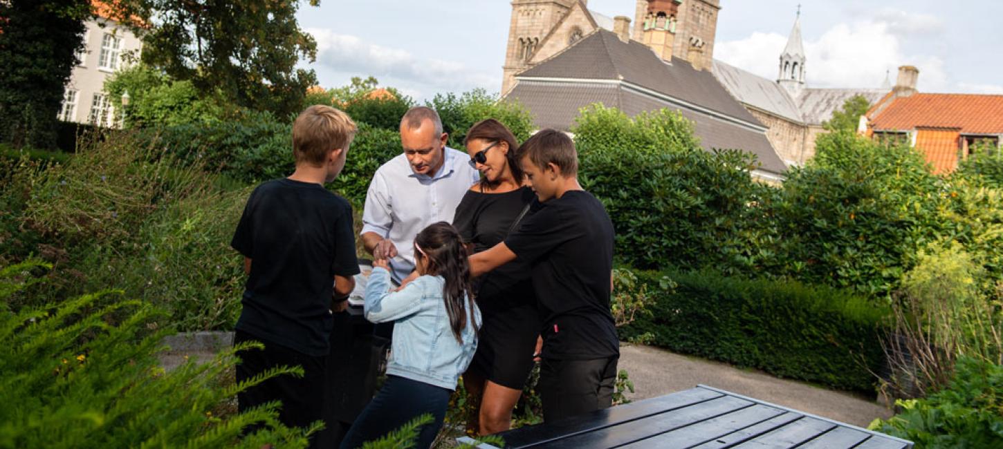 A family in front of Viborg Cathedral