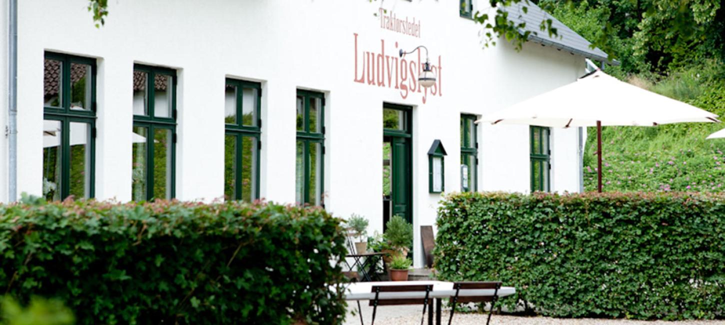 Traktørstedet Ludvigslyst restaurant in the Lake District in Denmark