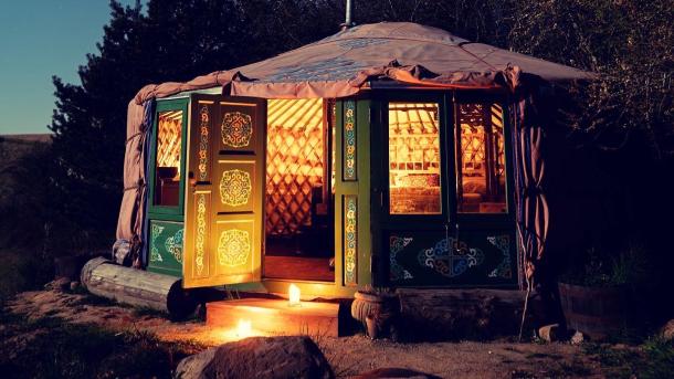 Overnat i Jurt hos Bjørnen i Bjergene på Djursland