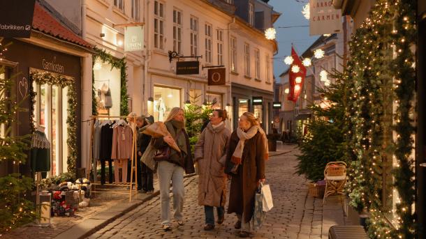 Piger på shopping i Aarhus