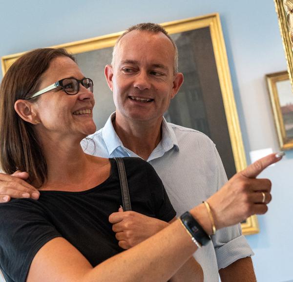 Couple on the Skovgaard Museum in Viborg