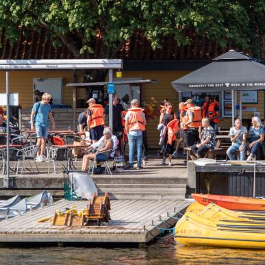 Rent a canoe by the Gudenå River in the Lake District