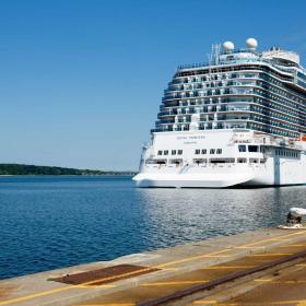 Cruise Royal Princess anløber Aarhus Havn