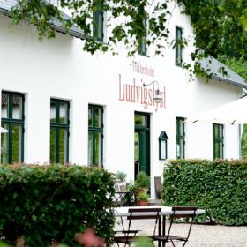 Traktørstedet Ludvigslyst restaurant in the Lake District in Denmark