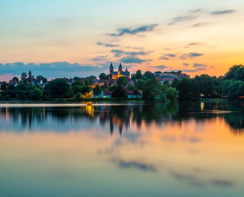 The lake and Viborg Cathedral at night