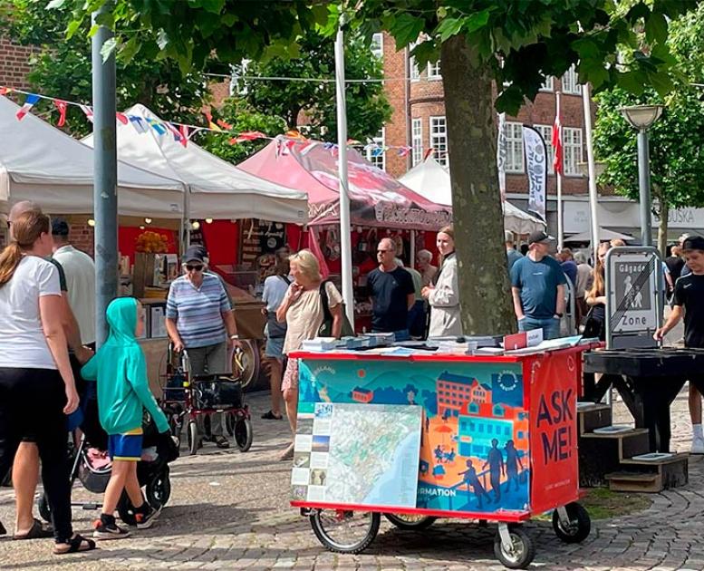 Turistinformation i gadebilledet